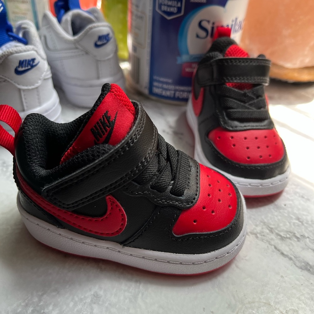 Black & red Nike sneakers